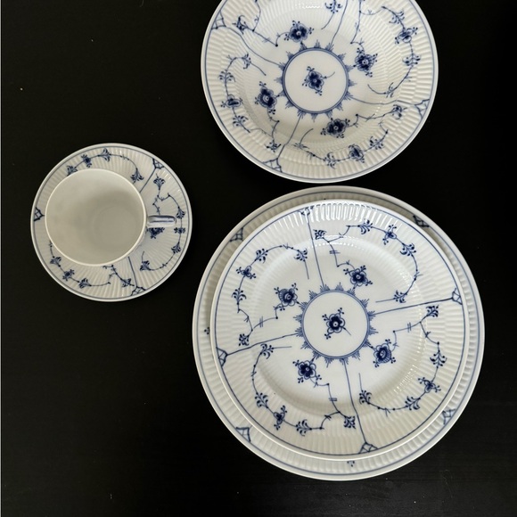 Royal Copenhagen Blue Fluted sets - Picture 3 of 9